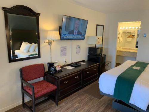 Motel Baymont By Wyndham Petoskey Exterior foto