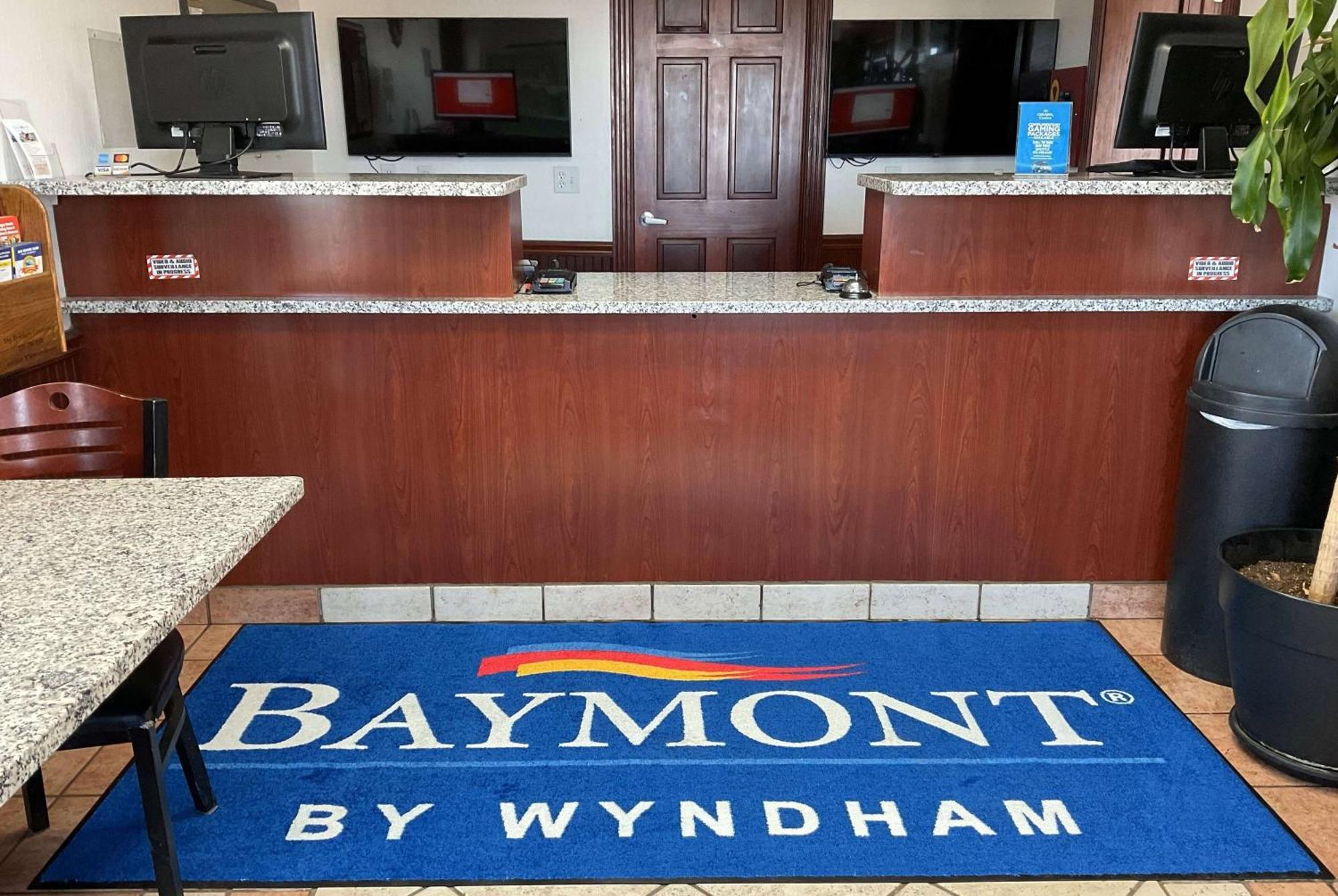 Motel Baymont By Wyndham Petoskey Exterior foto