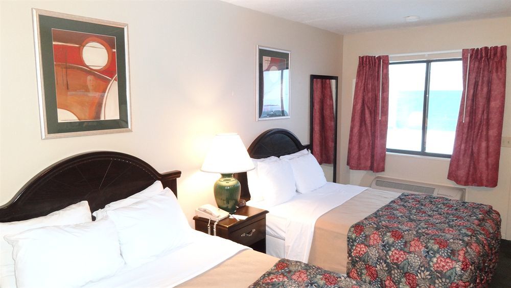 Motel Baymont By Wyndham Petoskey Exterior foto