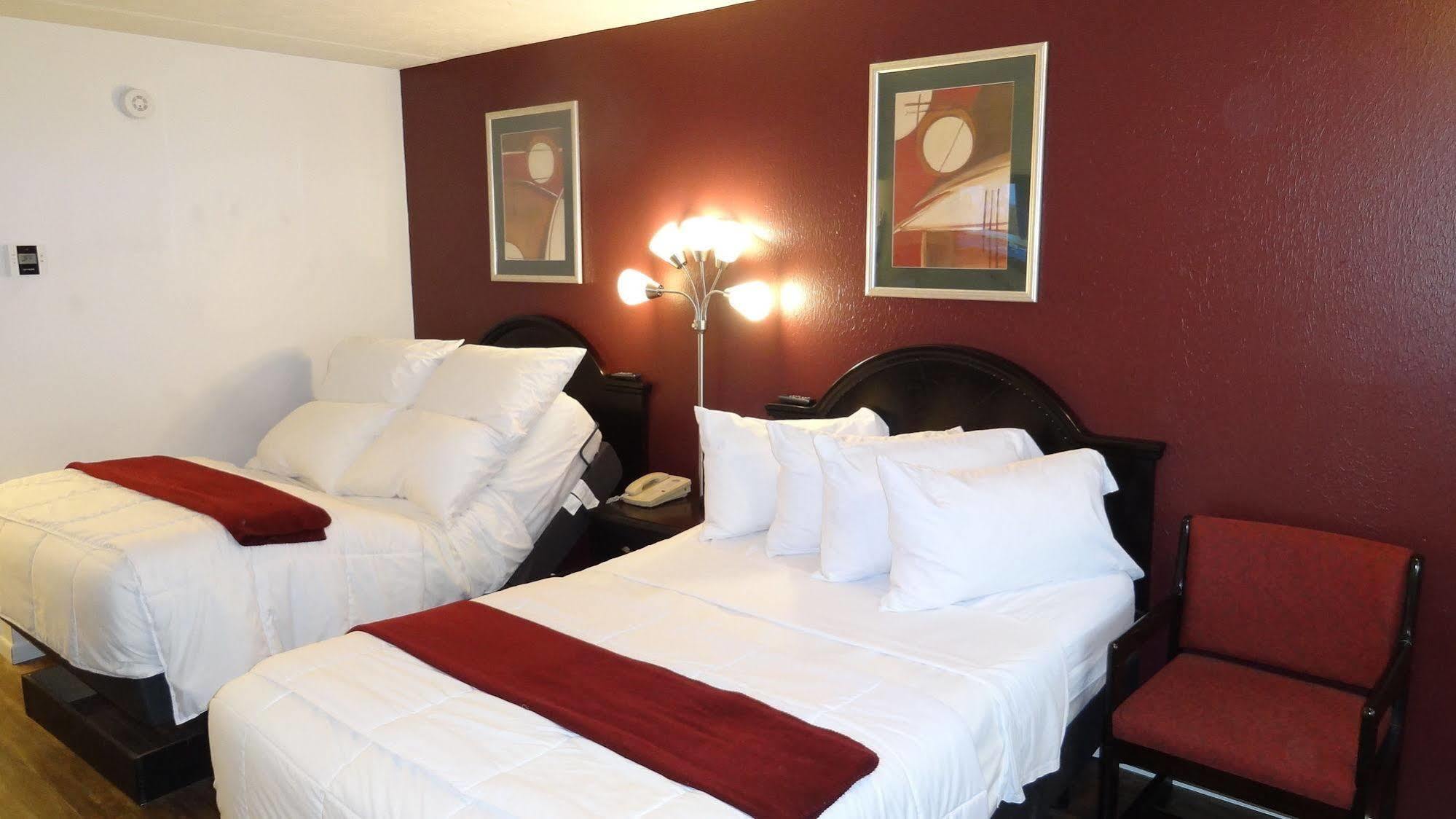 Motel Baymont By Wyndham Petoskey Exterior foto