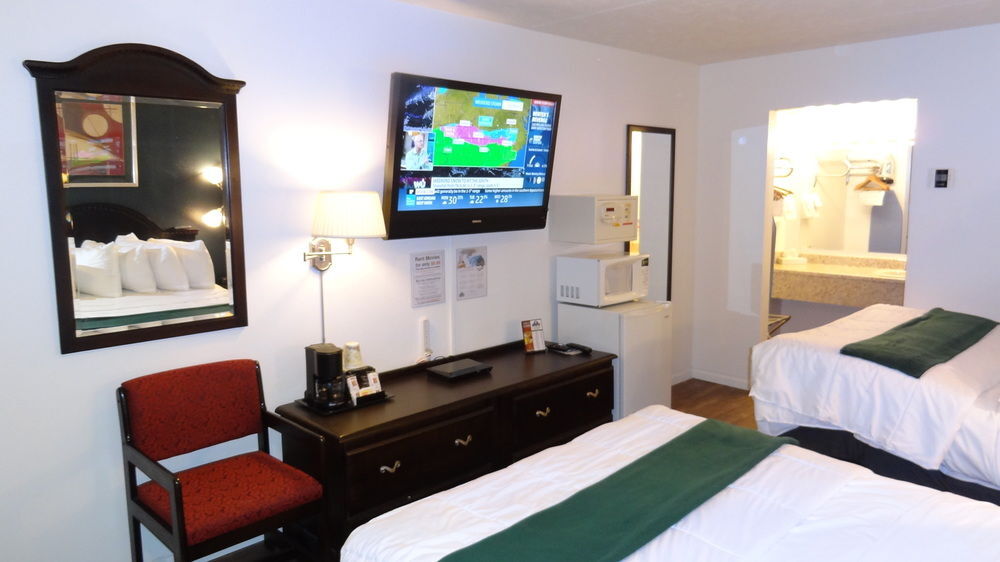 Motel Baymont By Wyndham Petoskey Exterior foto